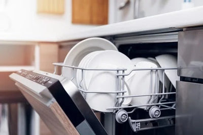 The ECO program of the dishwasher: the perfect ally when there is a lot to clean