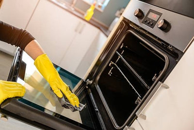 How to clean a filthy oven