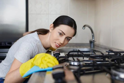 Tips to get rid of grease and splatter from your stove